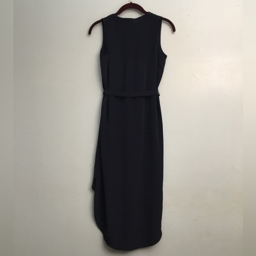 White House Black Market Sleeveless V-neck Sheath Dress - Picture 14 of 14